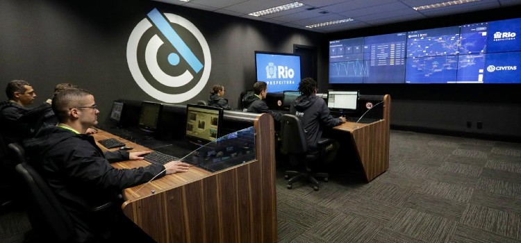 Graças ao seu próprio sistema que inclui IA, o município do Rio de Janeiro terá 20.000 câmaras inteligentes até 2028, através do Projeto CIVITAS (Centro de Inteligência, Vigilância e Tecnologia a serviço da Segurança Pública).